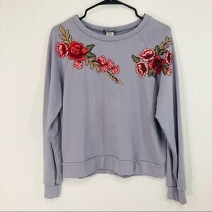 Sans souci embroidered lavender sweatshirt size small lightweight